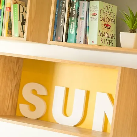 Beachside Cosy With Pool Apartament *